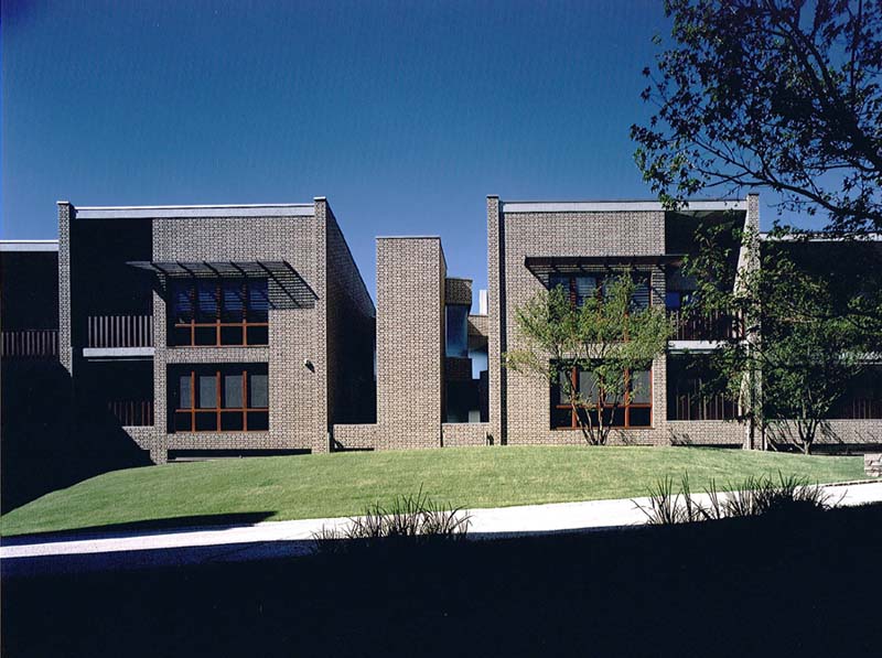 建築家 内井昭蔵 1933-2002 建築家 内井昭蔵 1933-2002 – 編集: 『建築家 内井昭蔵 1933