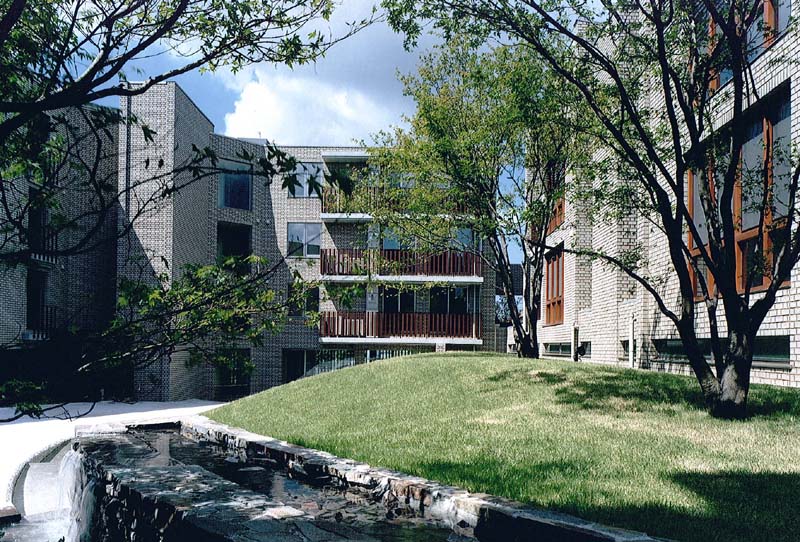 建築家 内井昭蔵 1933-2002 建築家 内井昭蔵 1933-2002 – 編集: 『建築家 内井昭蔵 1933